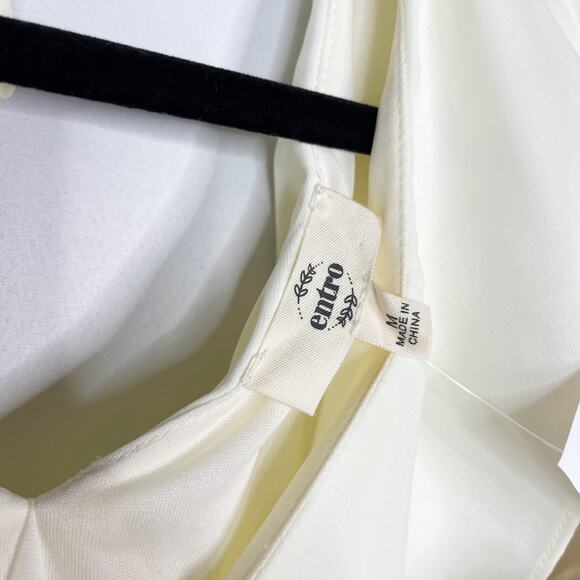 New Entro Medium M Cream Win You Over Blouse Top Ruffle VNeck Short Sleeve - Picture 7 of 8